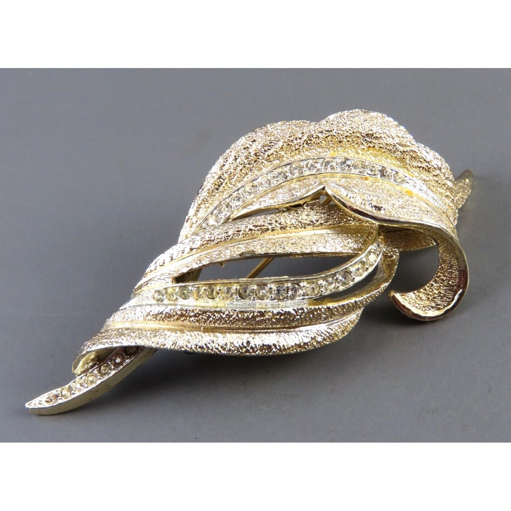 VTG Kramer Brooch Pin GOLD TONE FEATHER OR LEAVES Clear Rhinestones CLASSY!!